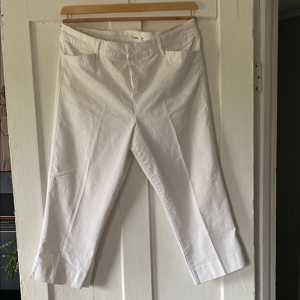 Old Navy White Cropped Ankle Jeans